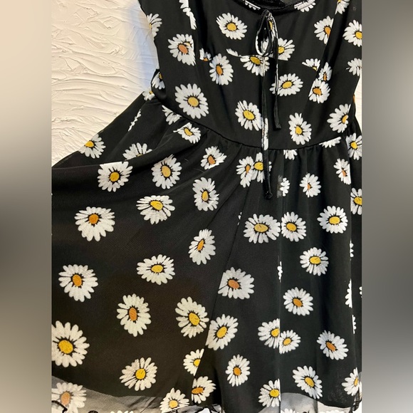 Romper - Picture 2 of 3